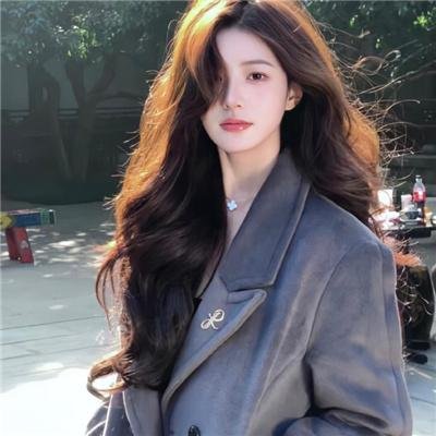 完蛋，醒来后我被美女包围了